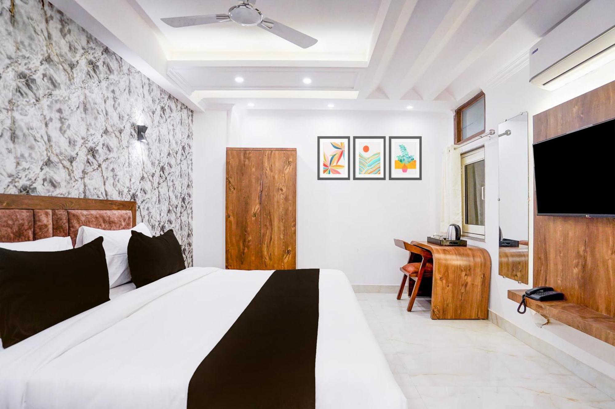Townhouse Hotel Grand Emporio By Sbg Near Vaishali Metro Station Ghaziabad Exterior foto