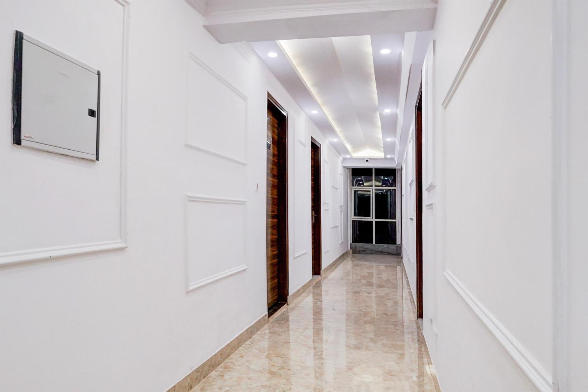 Townhouse Hotel Grand Emporio By Sbg Near Vaishali Metro Station Ghaziabad Exterior foto